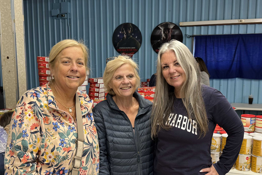 MCR Helped Assemble over 500 Thanksgiving Meal Kits for Moms on a Mission